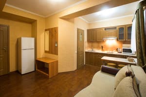 Готель Gala-Hotel. Напівлюкс двомісний сімейний 2