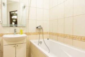 В центре на ул. Кориатовичей, 25/2 8