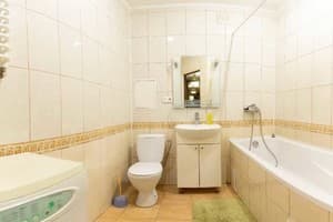 В центре на ул. Кориатовичей, 25/2 6